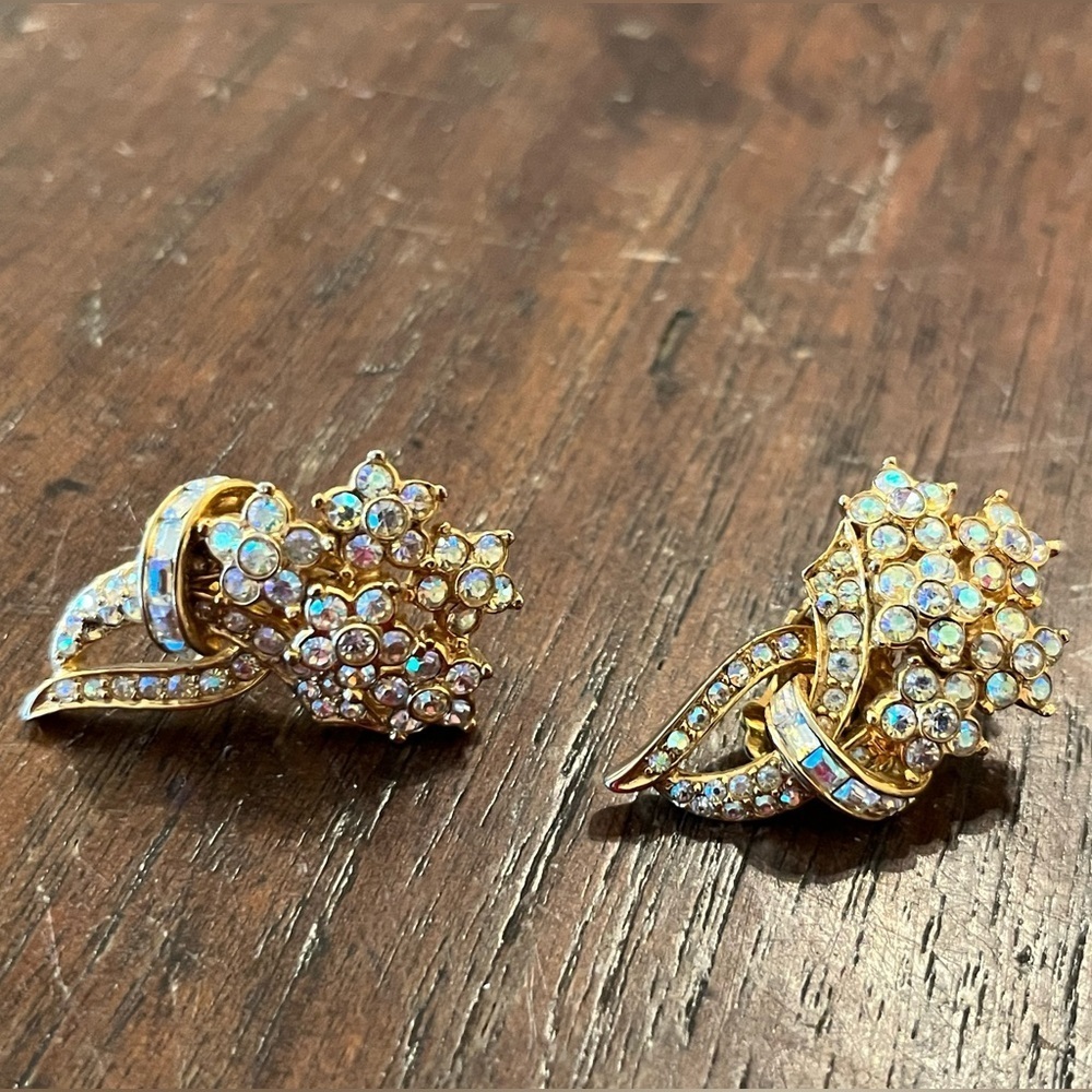 Vintage Signed Avon bouquet rhinestone earrings gold tone bridal wedding prom